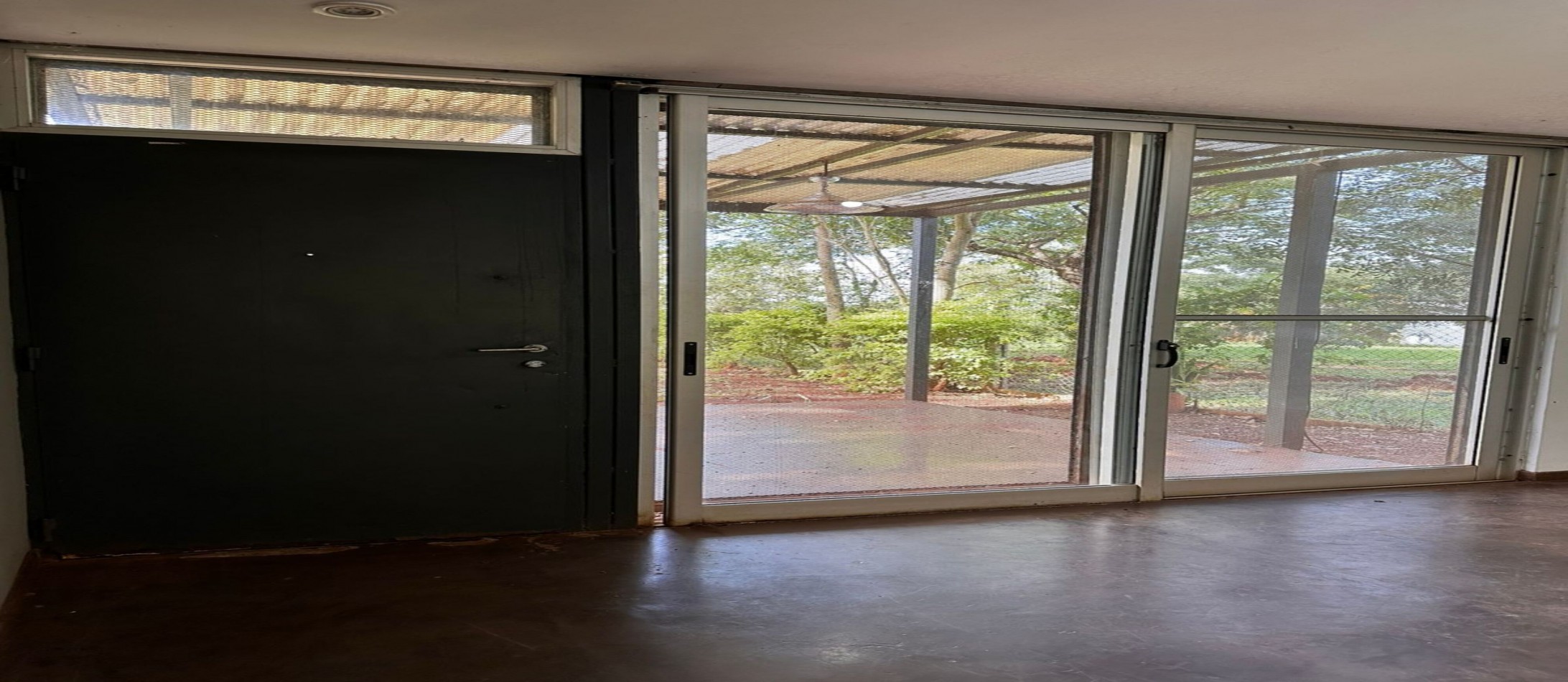 CASA EN ALQUILER - GARUPA