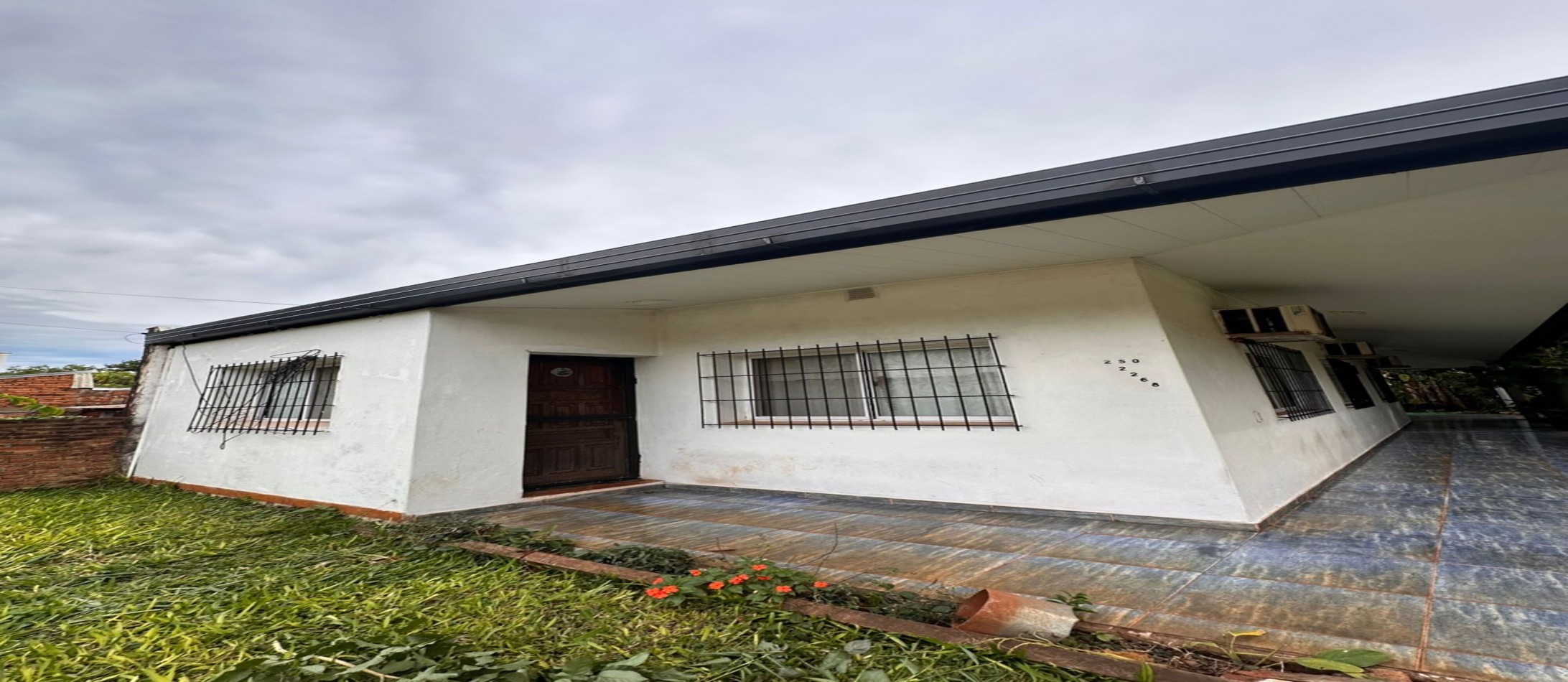 ¡EN VENTA! CASA + TINGLADO + PISCINA en Villa Bonita 