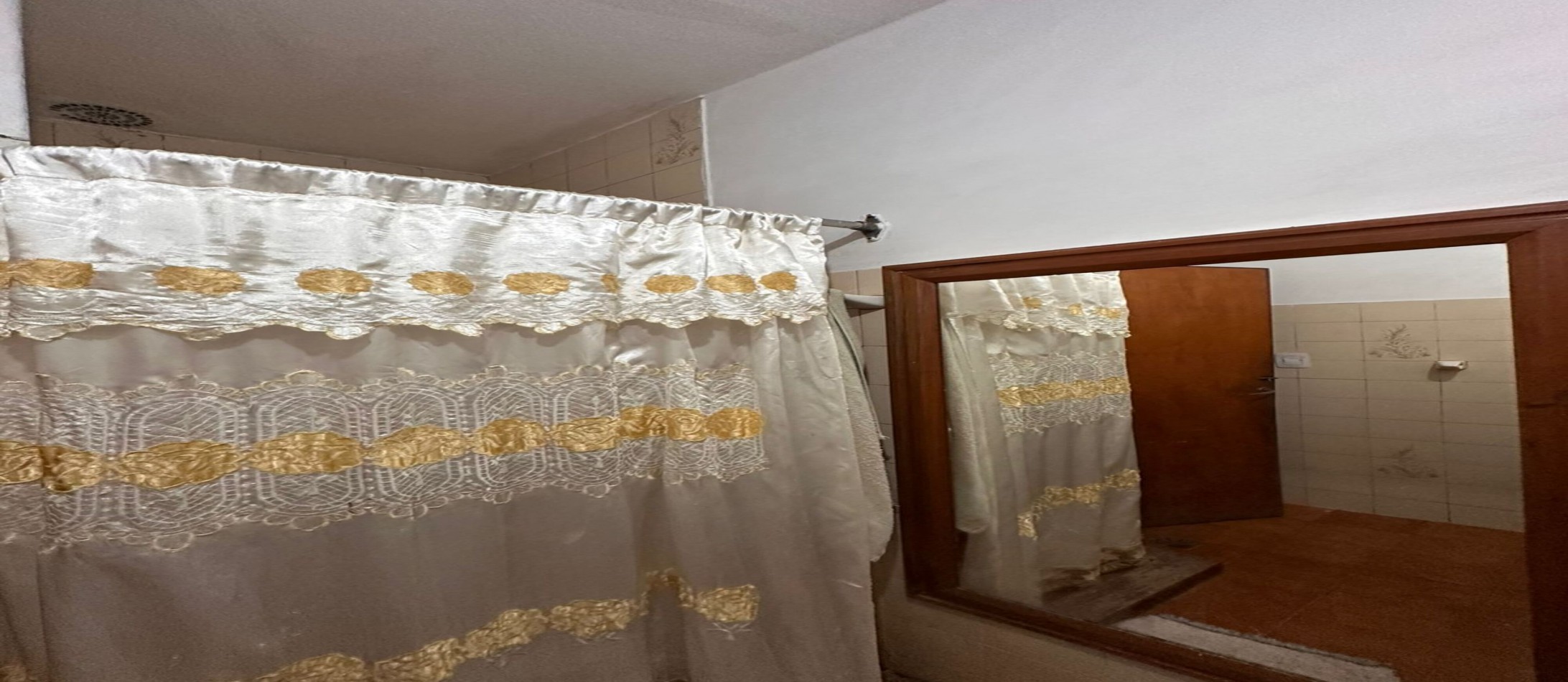 ¡EN VENTA! CASA + TINGLADO + PISCINA en Villa Bonita 