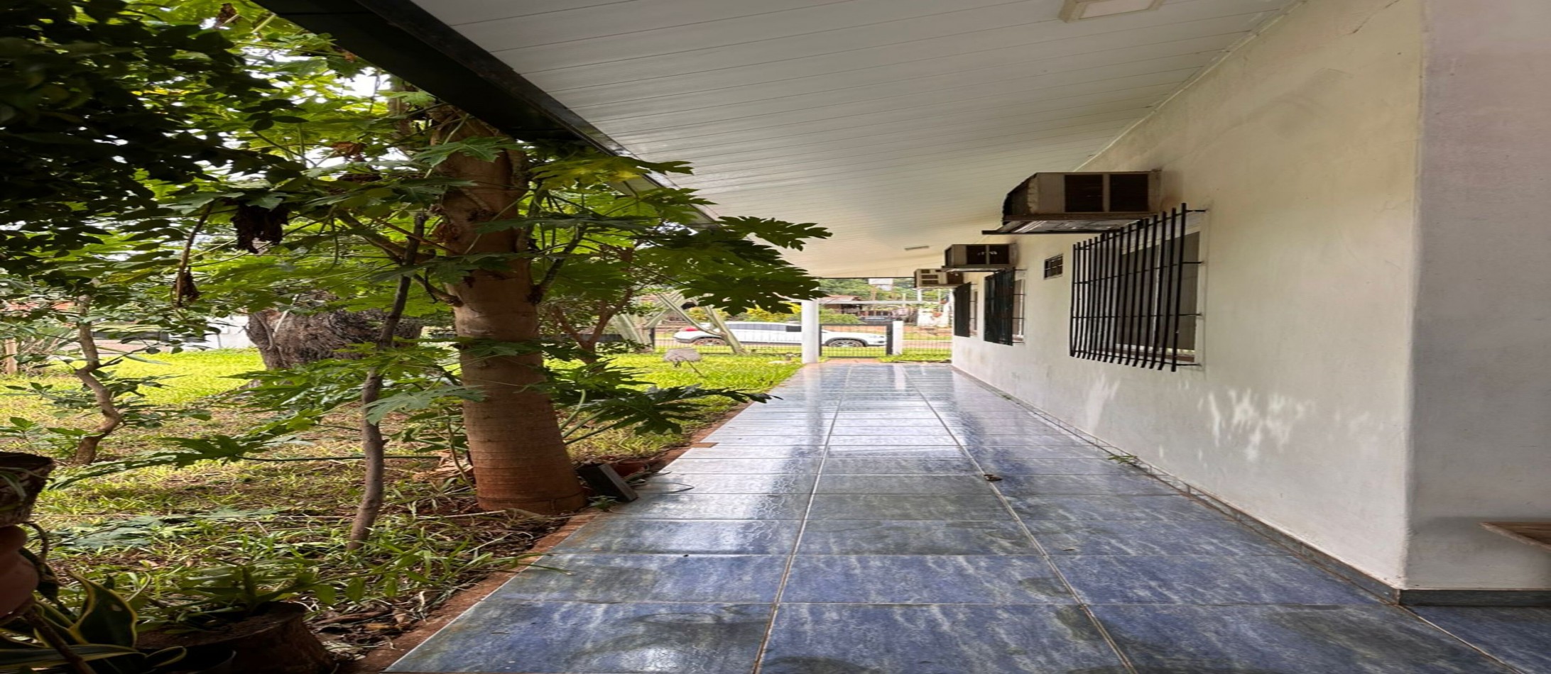 ¡EN VENTA! CASA + TINGLADO + PISCINA en Villa Bonita 