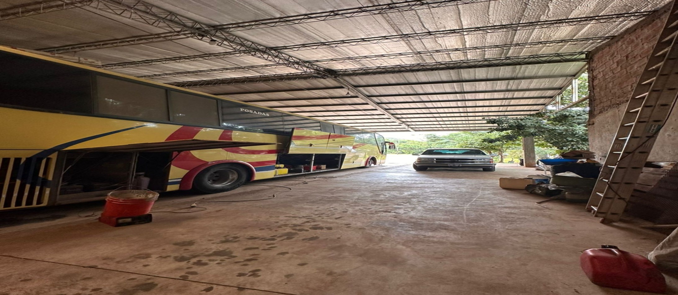 ¡EN VENTA! CASA + TINGLADO + PISCINA en Villa Bonita 