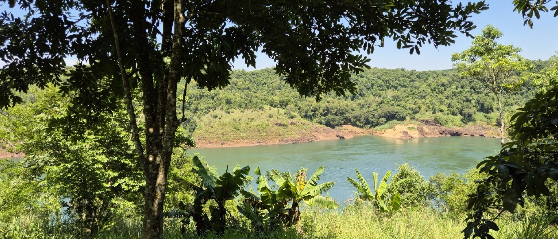 Lote 10.579 m² con vista al Rio Parana en Iguazu