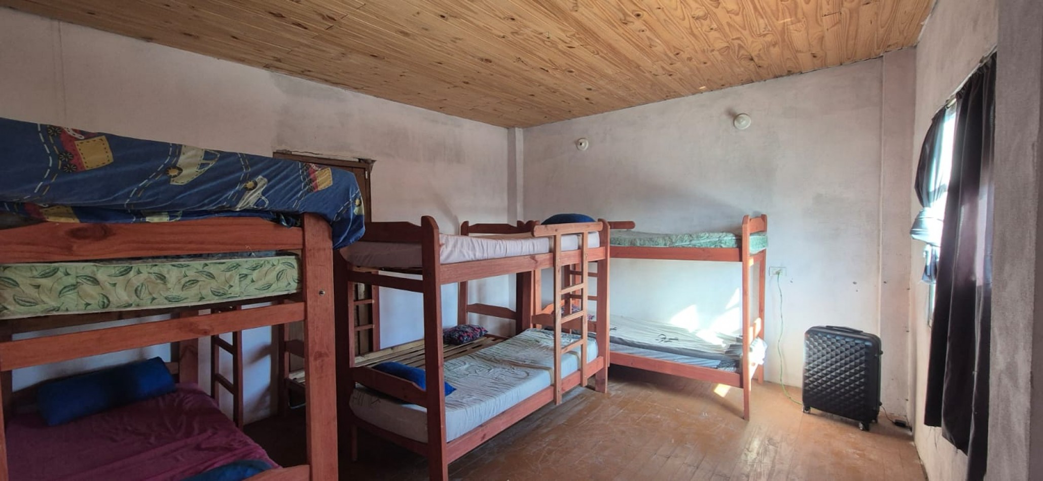 Venta de  Hostal zona Av. Andrecito y Av. Zapiola