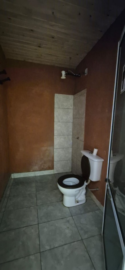 Venta de  Hostal zona Av. Andrecito y Av. Zapiola
