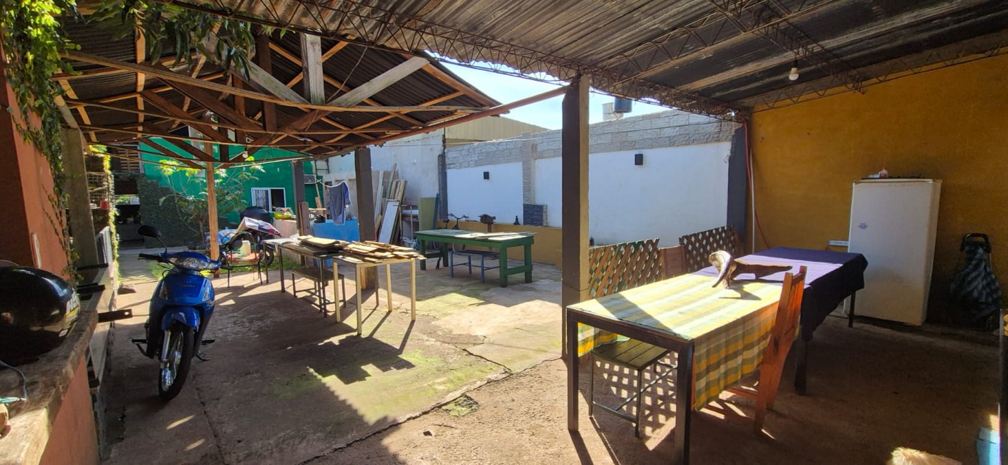 Venta de  Hostal zona Av. Andrecito y Av. Zapiola