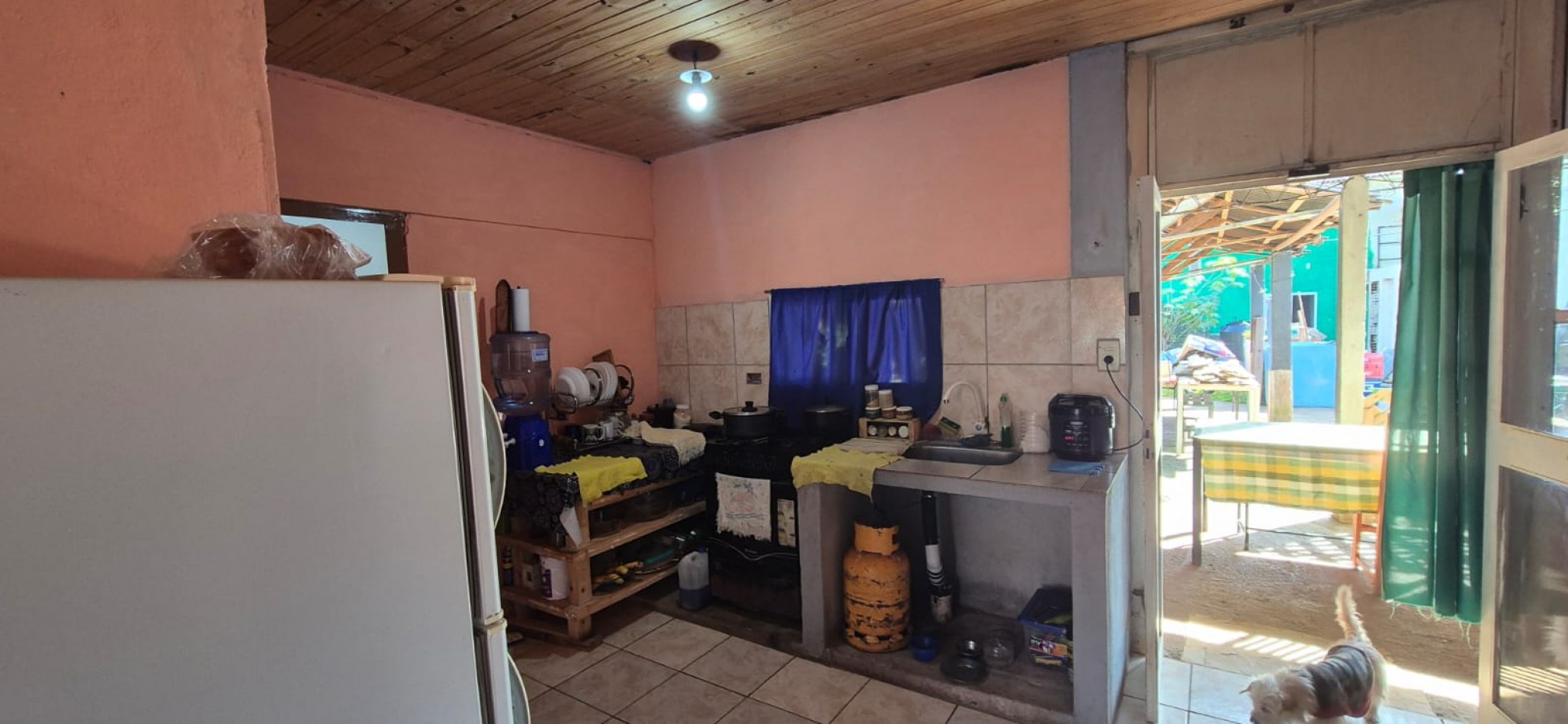 Venta de  Hostal zona Av. Andrecito y Av. Zapiola